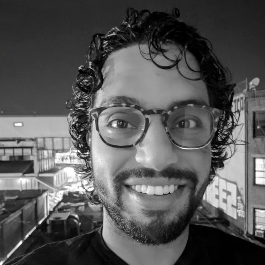 portrait d'arnab en noir et blanc