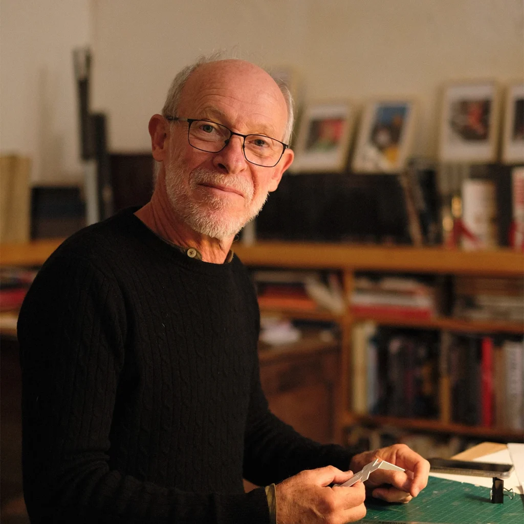 portrait de pascal proust dans l'atelier de la maison saint joseph