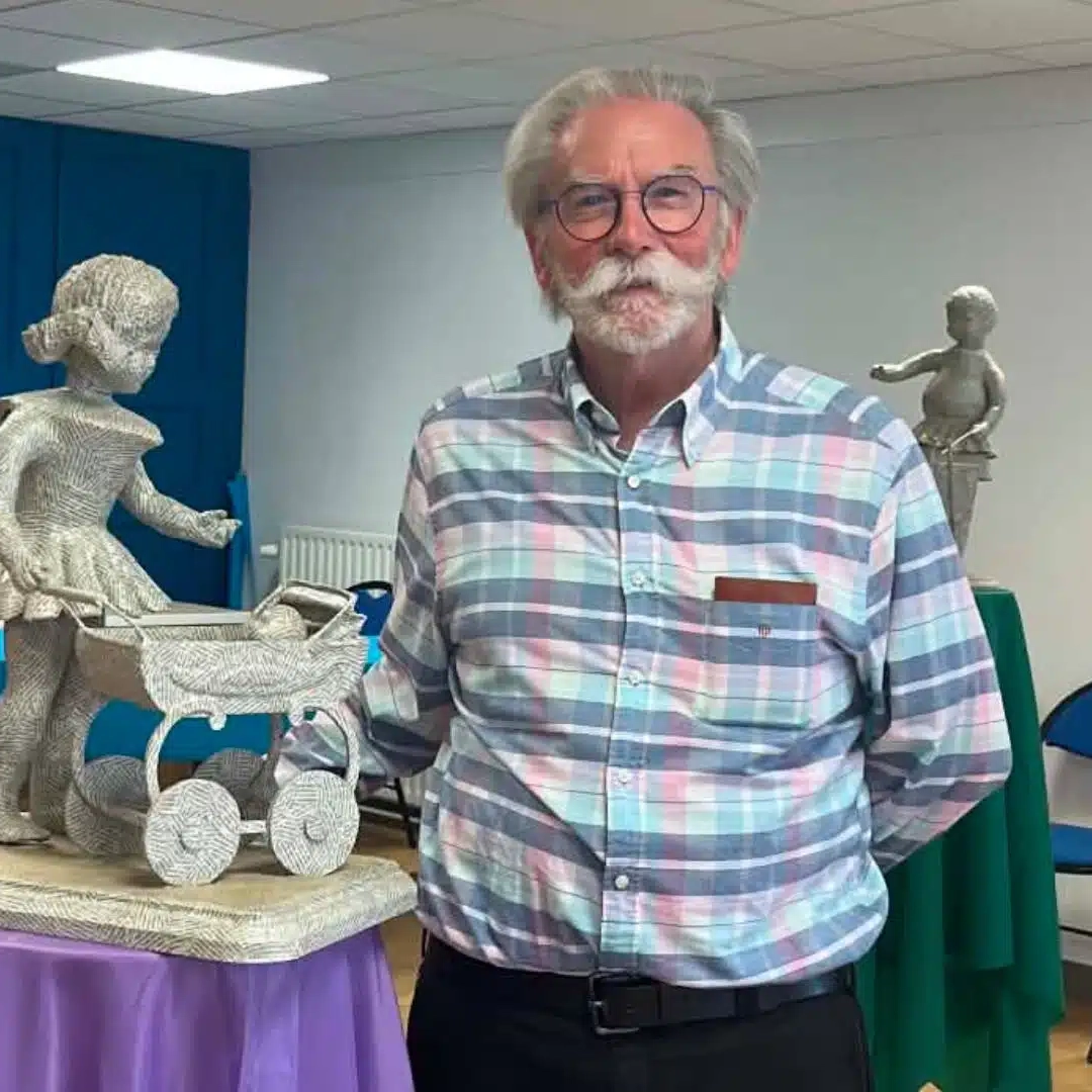 portrait de Jean-Paul Fulanty pendant son exposition à Crépy-en-Valois